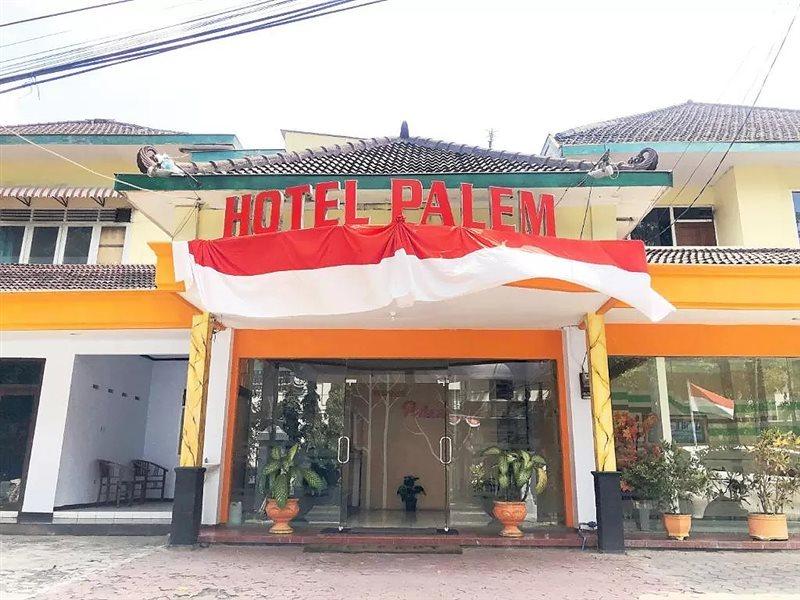Hotel Palem 2 Syariah Malang Redpartner Exterior photo
