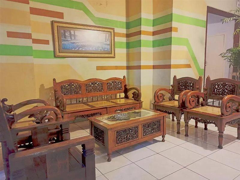Hotel Palem 2 Syariah Malang Redpartner Exterior photo