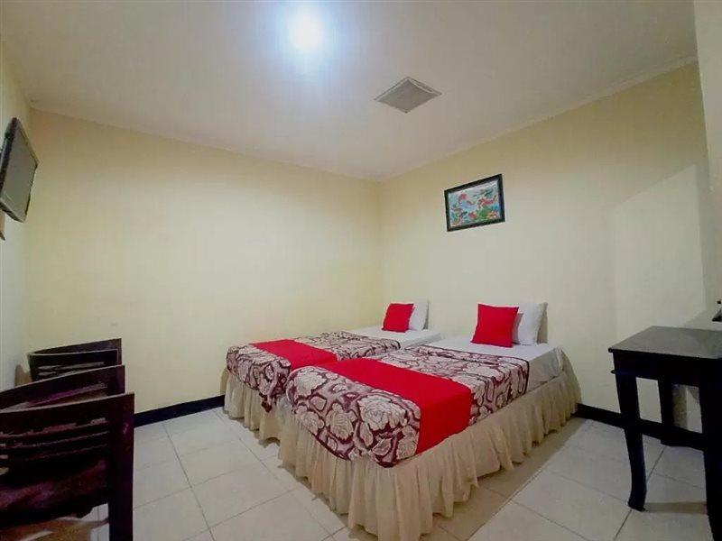 Hotel Palem 2 Syariah Malang Redpartner Exterior photo