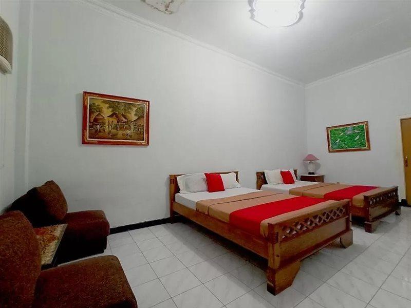 Hotel Palem 2 Syariah Malang Redpartner Exterior photo
